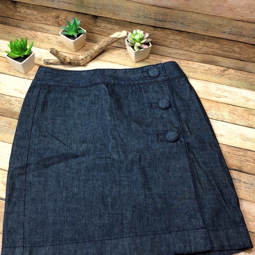 Anne Taylor Denim Skirt With Large Buttons Size 0
